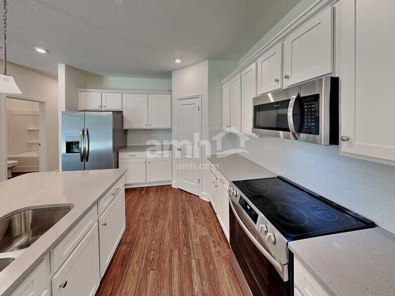 Building Photo - 8615 Belfort St