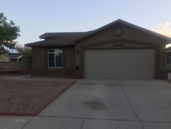 Building Photo - 12720 Lorenzo Frias Ct
