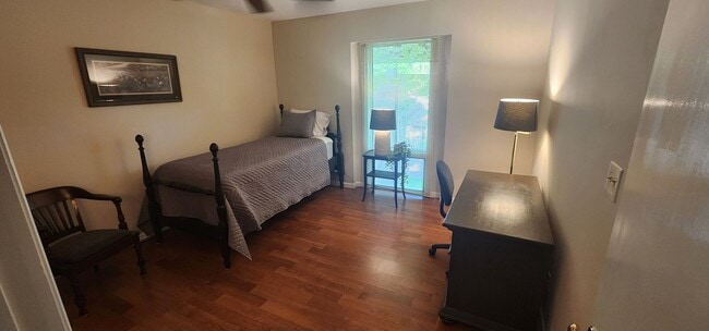 Building Photo - Fully furnished meticulously maintained upper condo