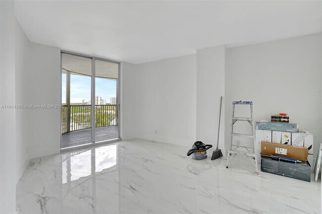 Building Photo - 100 Golden Isles Dr