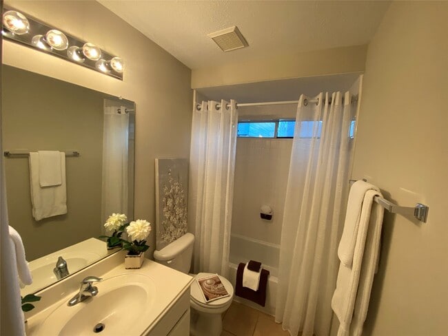 Building Photo - 4622 Bridgestone Path Dr
