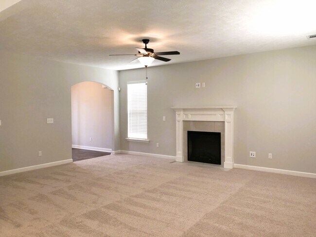Building Photo - 1052 Mulford Lp