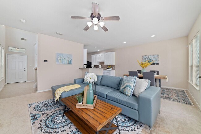 Building Photo - 14923 Tuttle Point Dr