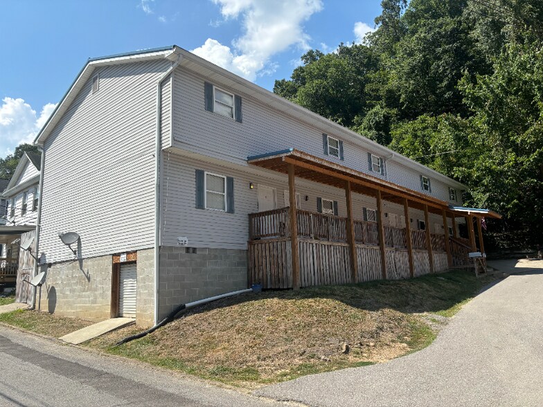 Building Photo - 89 Pine St