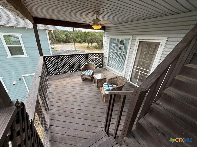 Building Photo - 1832 Canyon Lake Dr