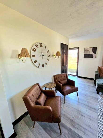 Building Photo - 361 Cherry St