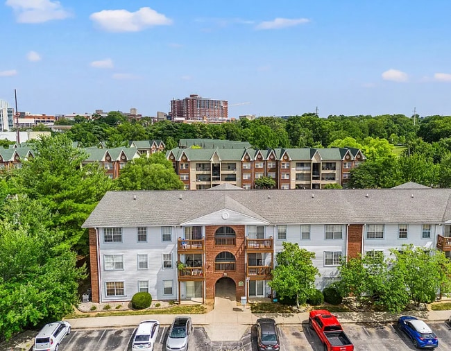Building Photo - 205 Simpson Ave