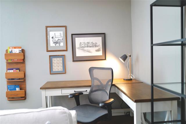 Building Photo - 3000 Townbluff Dr