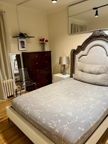 Building Photo - 221 E 50th St