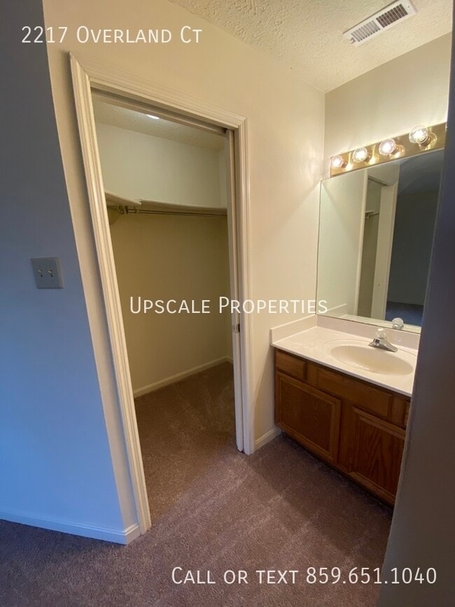 Building Photo - 2217 Overland Ct