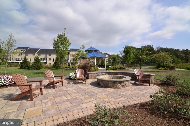 Building Photo - 42463 Pine Forest Dr