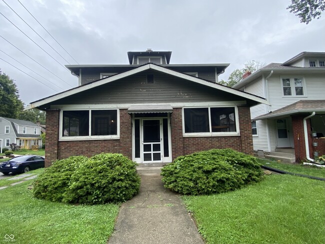 Primary Photo - 5275 N College Ave