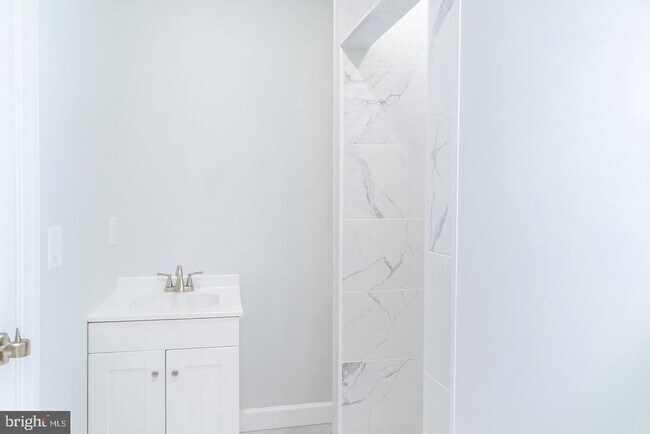 Building Photo - 6515 Torresdale Ave