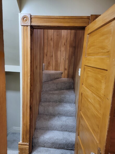 Building Photo - 102 3rd Ave