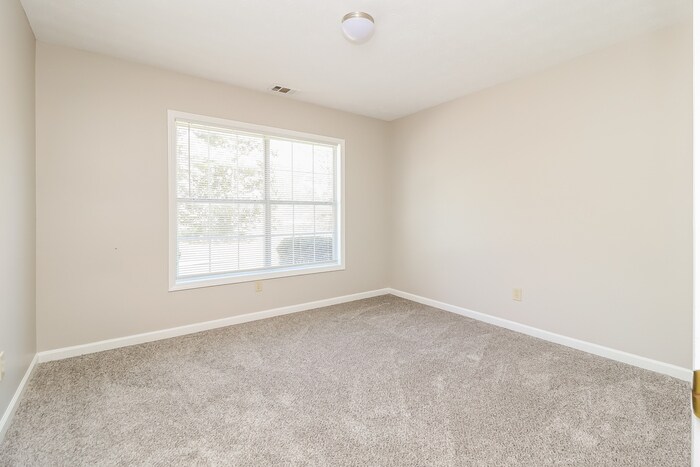 Building Photo - 155 Somerset Dr