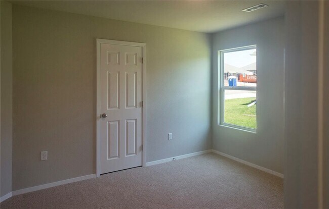 Building Photo - 2987 W McLaren Dr