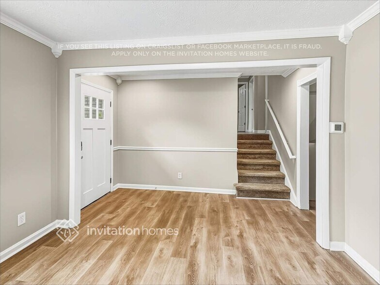 Building Photo - 2652 Williamsburg Dr
