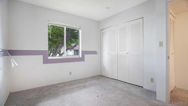 Building Photo - 505 Gardens Dr
