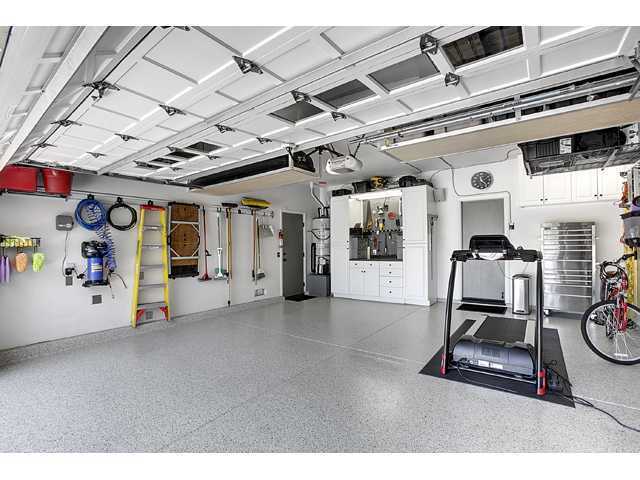 Building Photo - 609 El Portal Dr