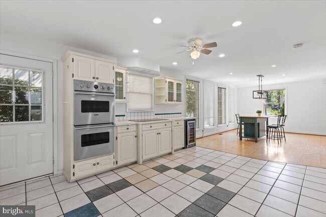 Building Photo - 6023 Walhonding Rd
