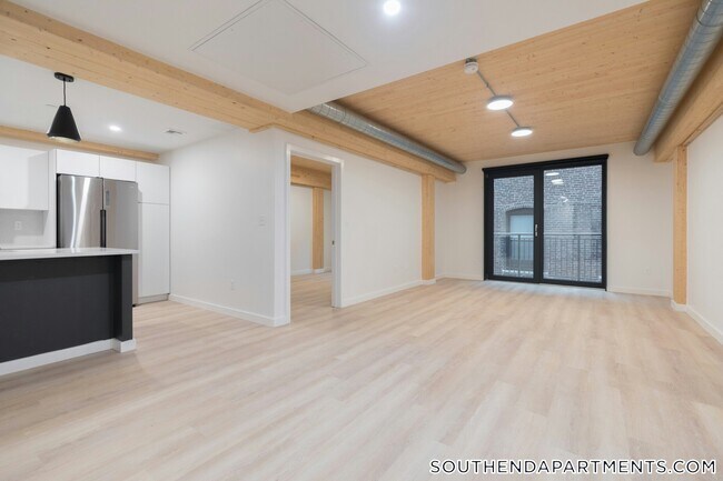 Building Photo - 11 E Lenox St