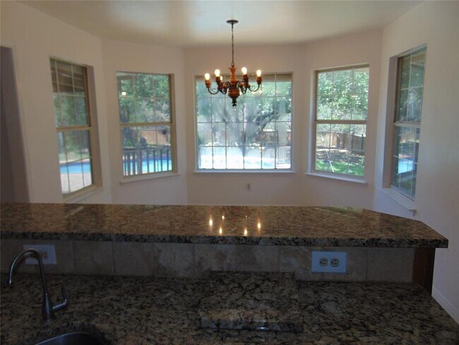 Building Photo - 805 Barton Creek Dr