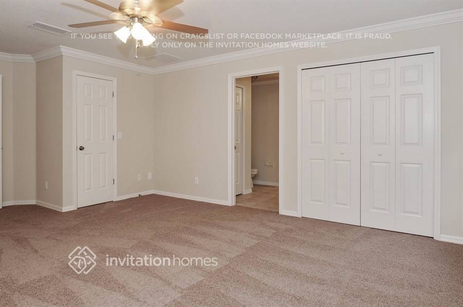 Building Photo - 12069 Warwick Cir