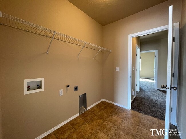 Building Photo - Gorgeous Ranch on Huge Lot!