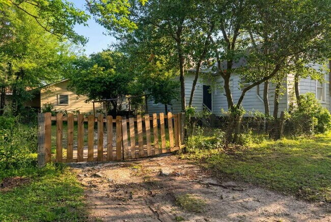 Building Photo - 3101 12th Ave