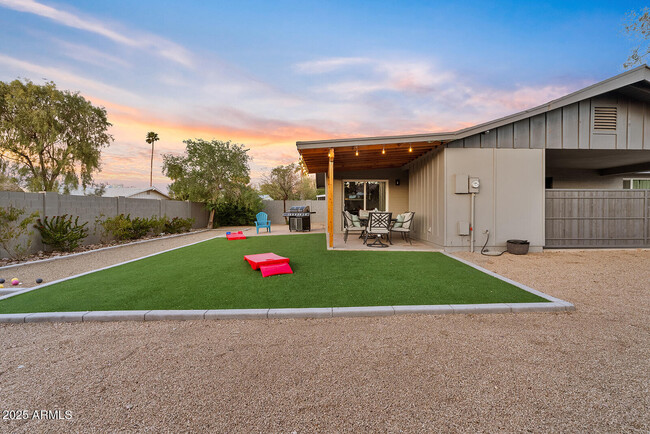 Building Photo - 1310 E Bishop Dr