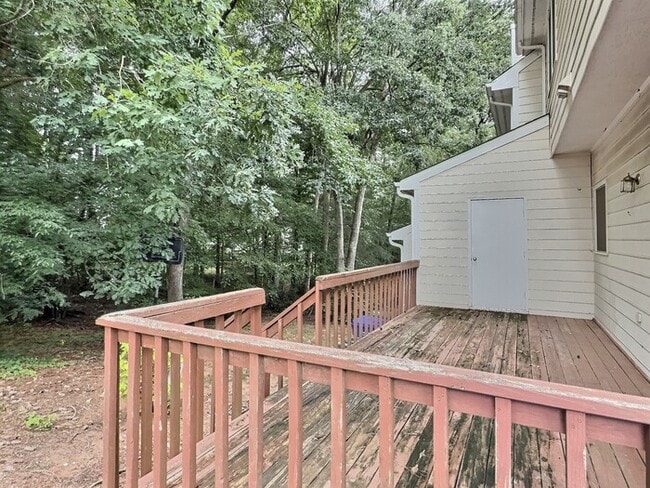 Building Photo - 7 Preakness Dr