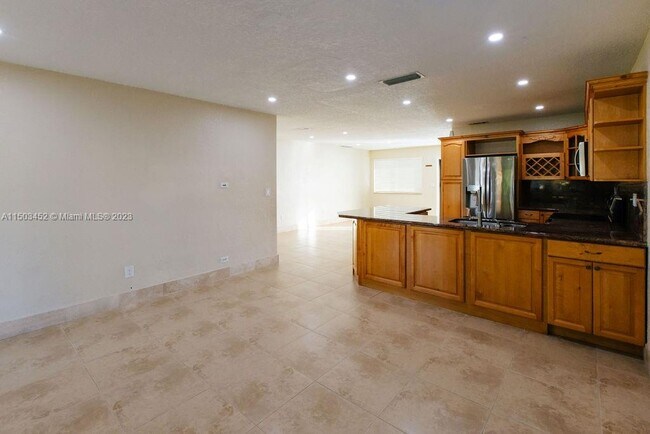 Building Photo - 8943 SW 25th St