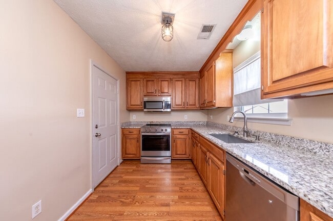 Building Photo - 203 Bruton Dr