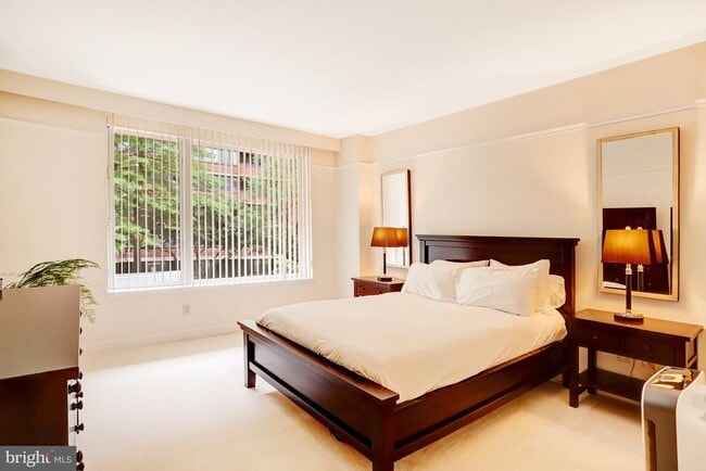 Building Photo - 1155 23rd St NW