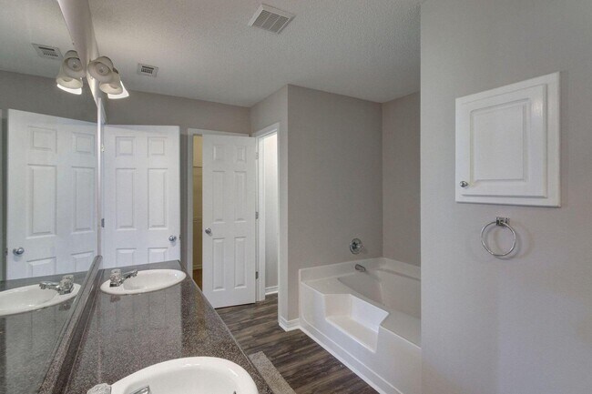 Building Photo - 2664 Shoni Dr
