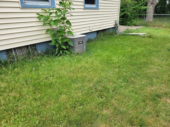 Building Photo - 3 Bedroom Single Family home for Rent