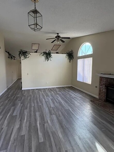 Building Photo - 2745 Rosarita St