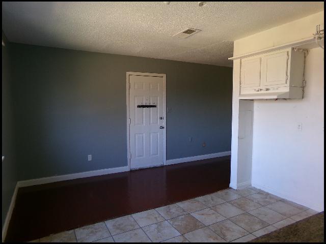 Building Photo - 1504 E 38th St