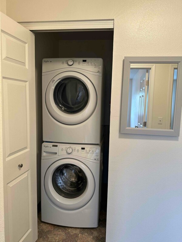 Building Photo - 1930 Congress Cir