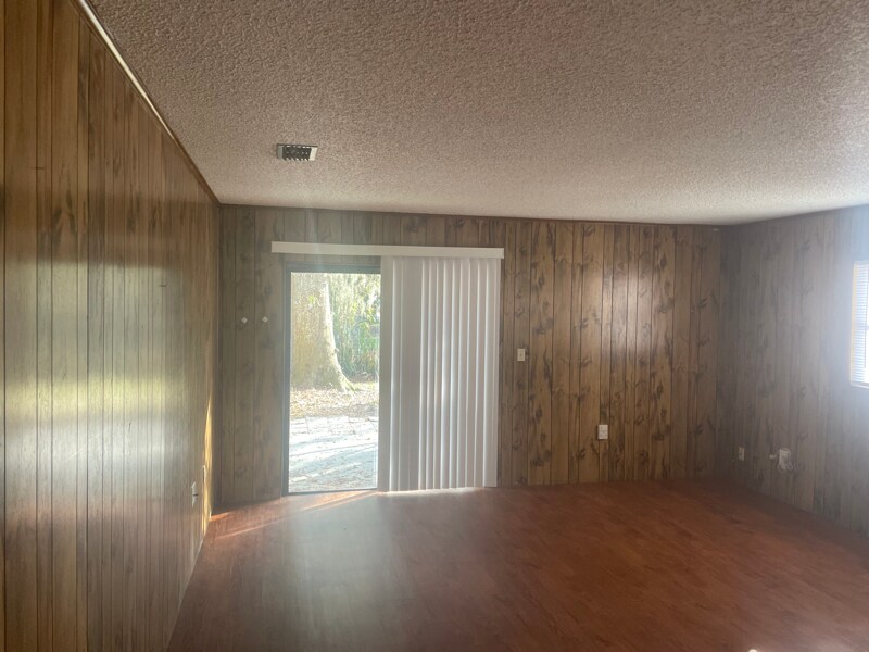 Building Photo - 804 Bebo Ln