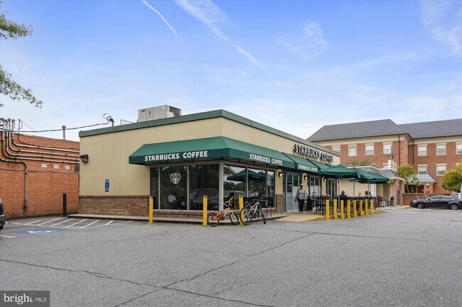 Building Photo - 6800 Fleetwood Rd