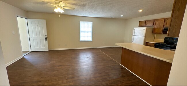 Building Photo - 1618 McIntosh St