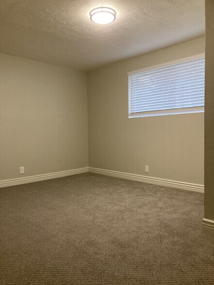 Building Photo - 1391 E McCormick Way