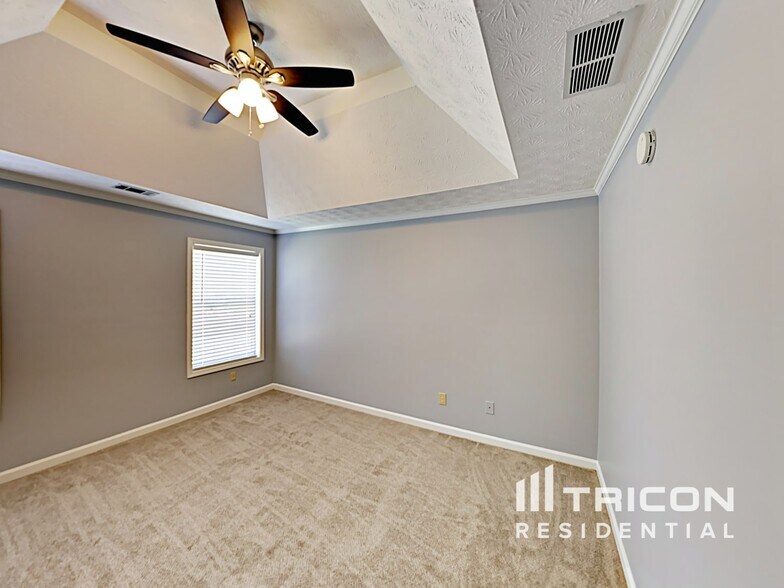 Building Photo - 15 Pine Valley Dr