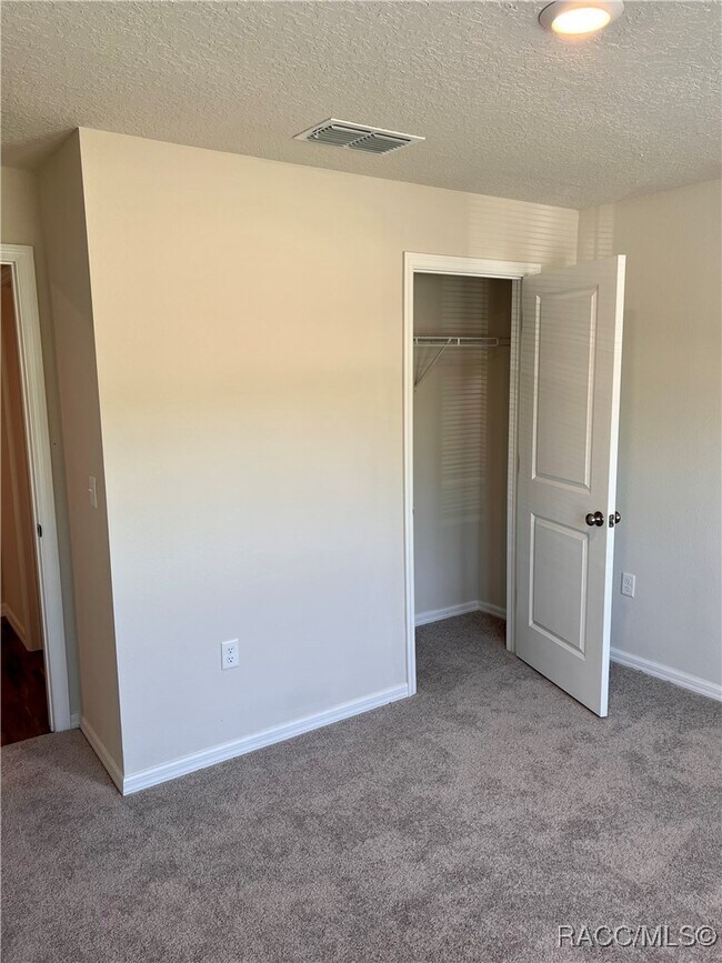 Building Photo - 6652 N Bedstrow Blvd