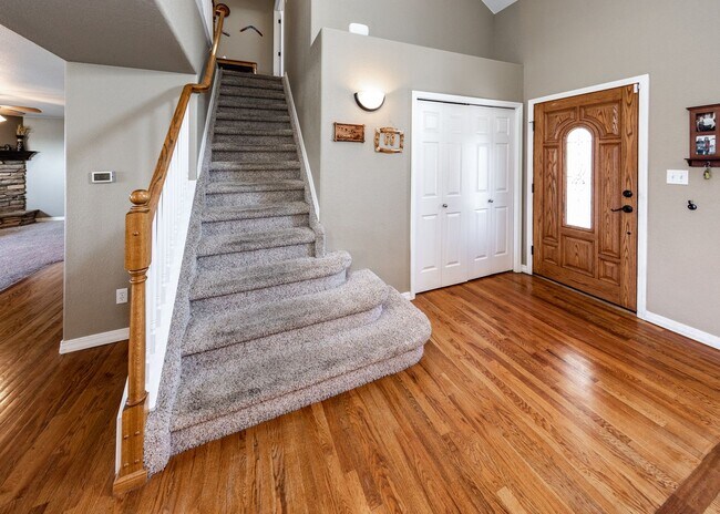 Building Photo - Fabulous 6 bedroom + office D20 Home with ...