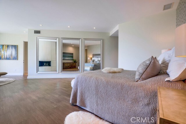 Building Photo - 1725 Del Mar Ave