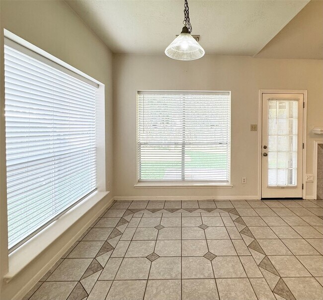 Building Photo - 16315 Cobble Springs Ct