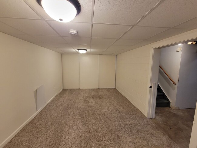 Building Photo - 4 Bed 2 Bath house for Rent!