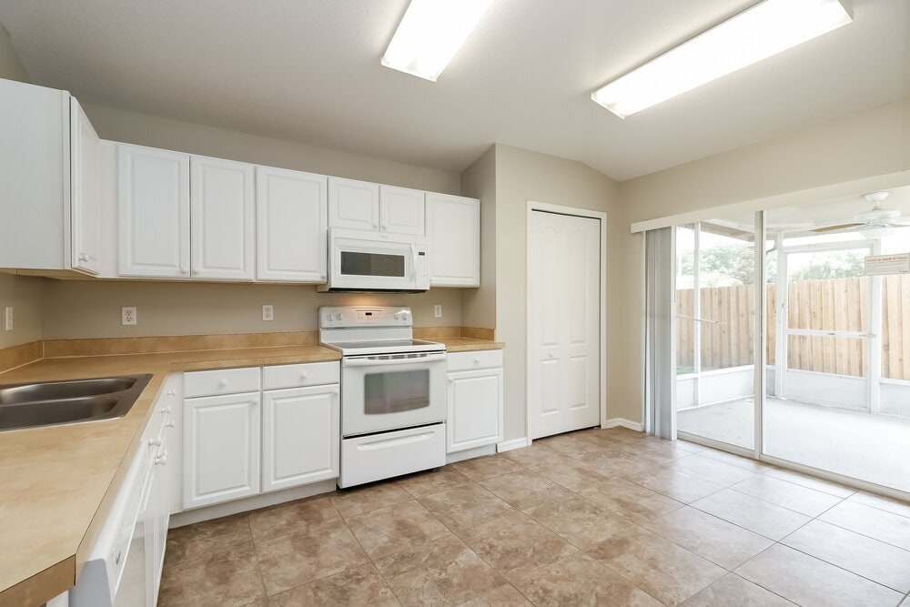 Building Photo - 402 Maple Pointe Dr